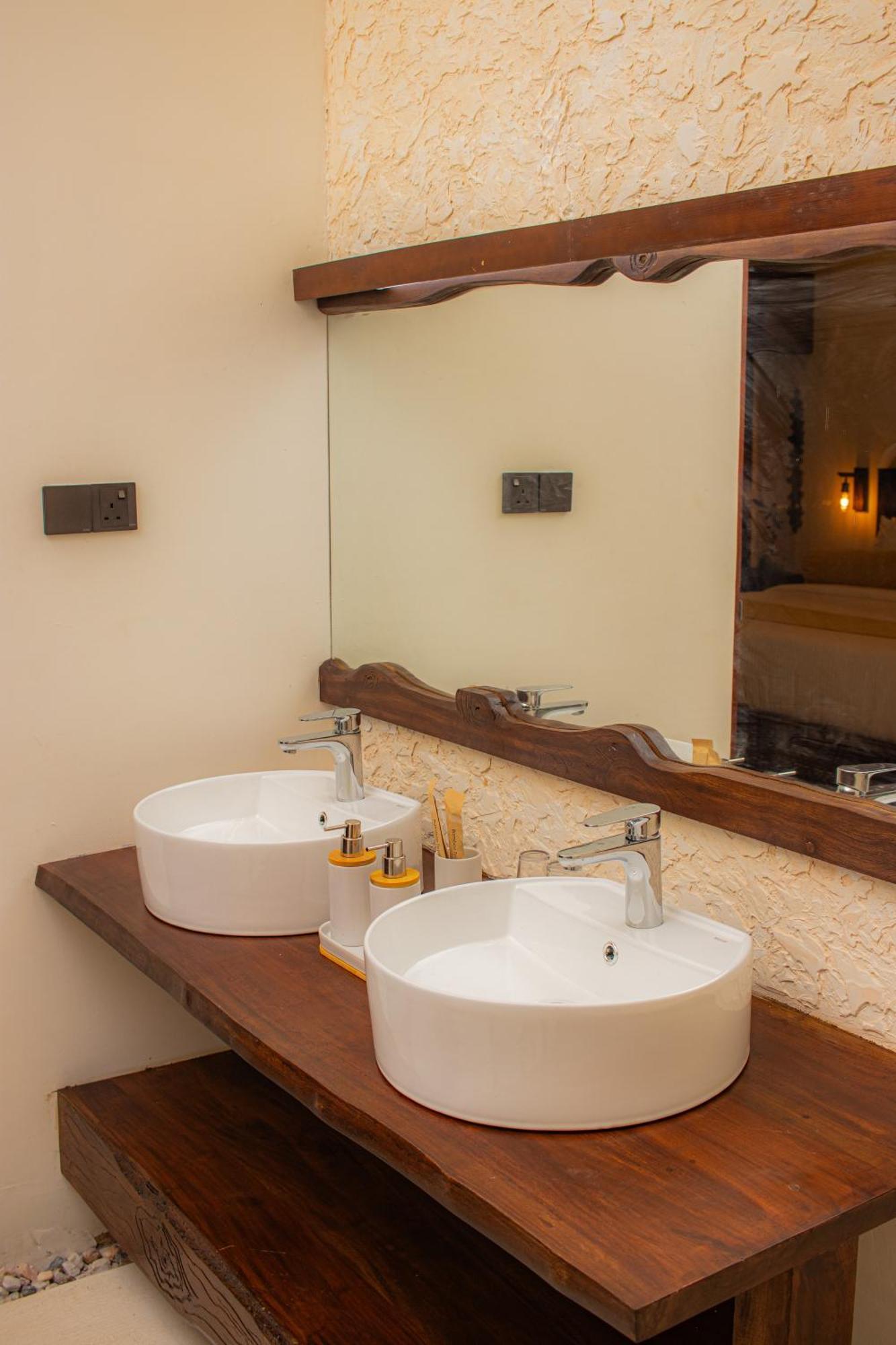 Spicepeek Boutique Hotel Cmb Airport カトゥナカヤ エクステリア 写真